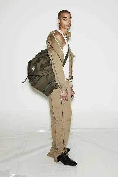 Look 19